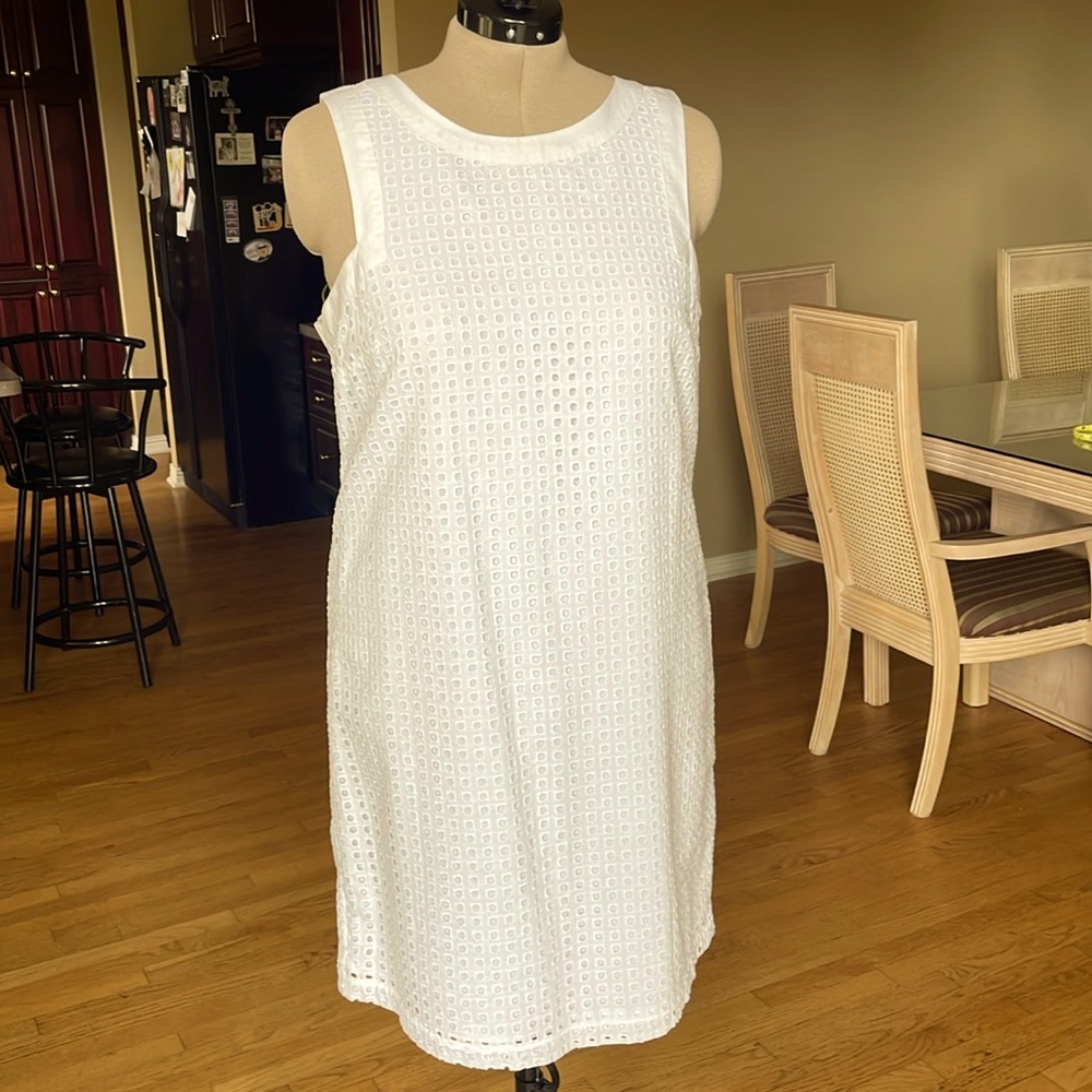 Ladies sleeveless summer dress